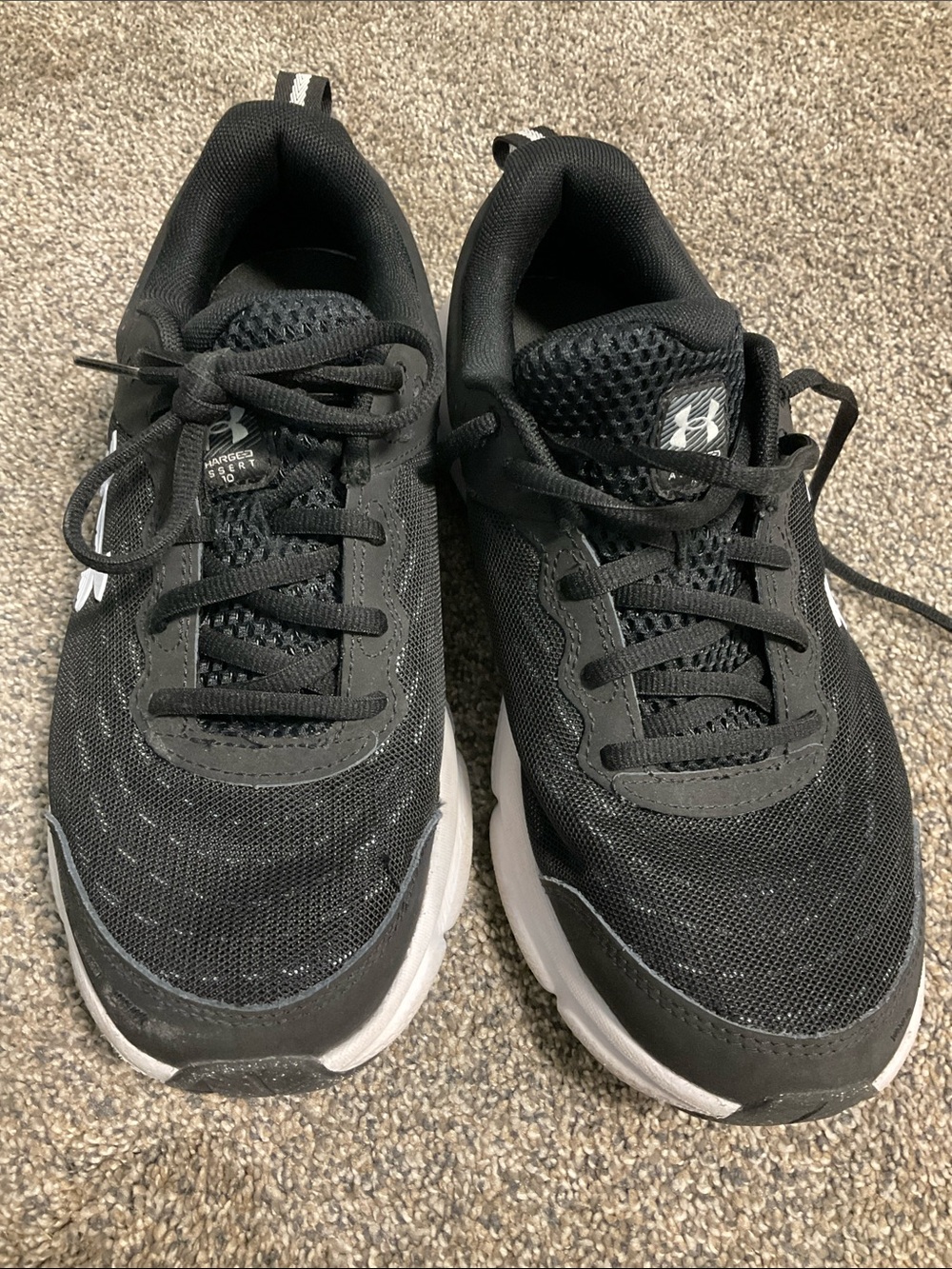 Under Armour Charged assert Men's Sneaker size 8 wide